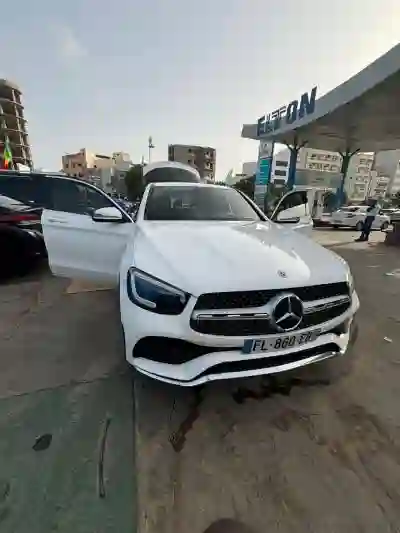 Mercedes-benz GLC 300 2019 Venant à Dakar0