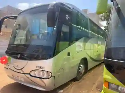 Deux Bus Renault Irizar 2011 à Dakar0