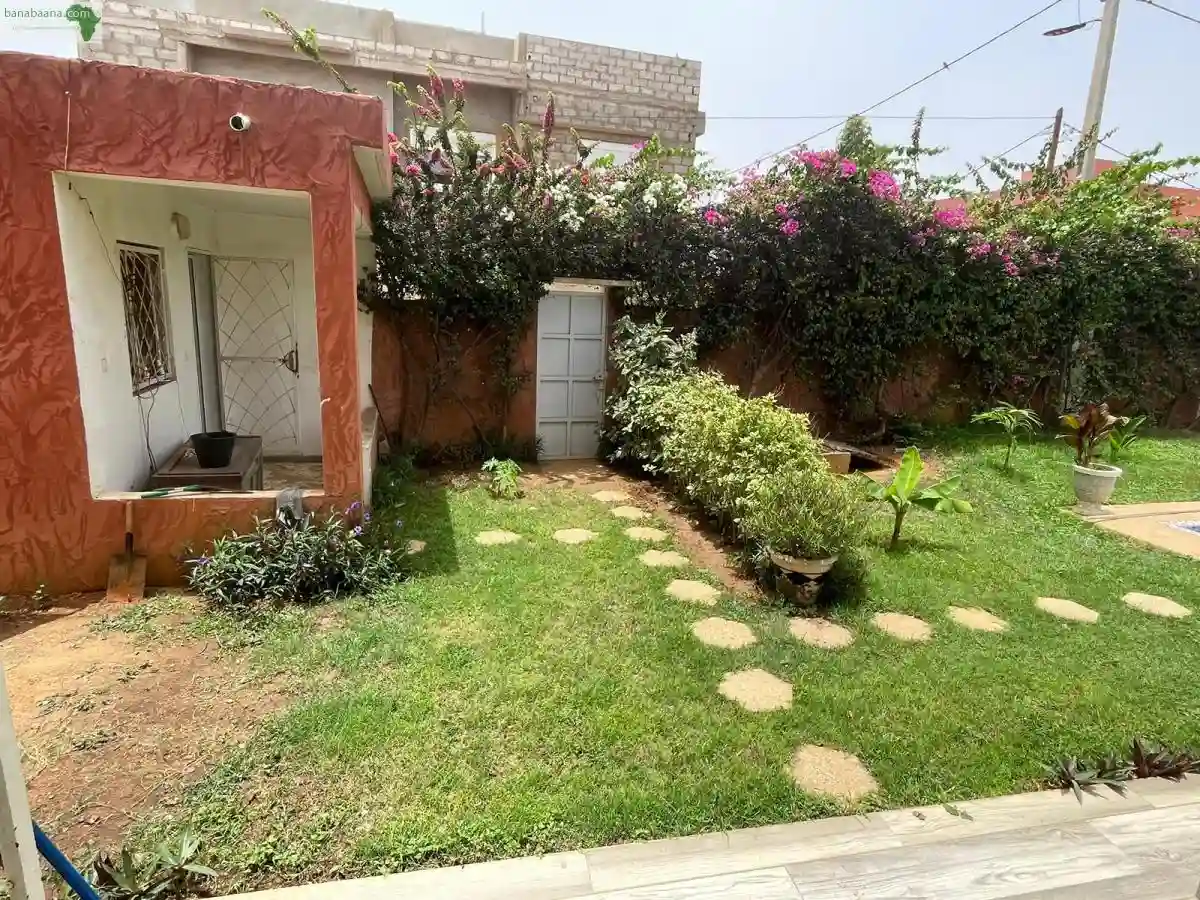 Maison de 3 Chambres à Vendre à Kanda Sén� - Vue 2