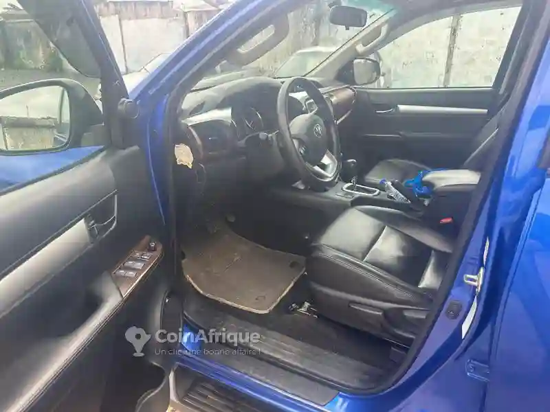 Toyota Hilux 2022 - Vue 3