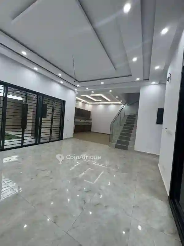 Vente Villa 6 Pièces - Cocody Cité Blanche Angre chu - Vue 3