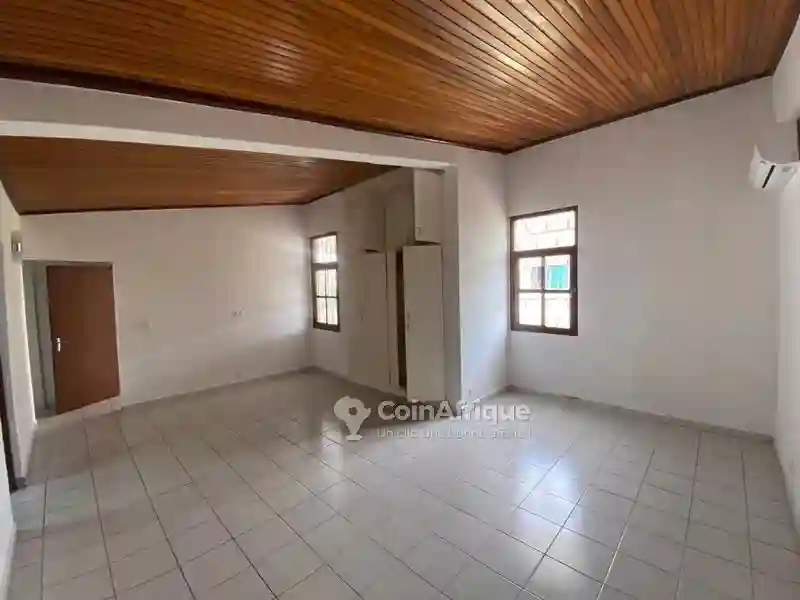 Vente Villas 06 Pièces - Cocody - Vue 1