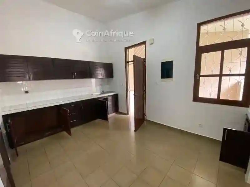 Vente Villas 06 Pièces - Cocody - Vue 2