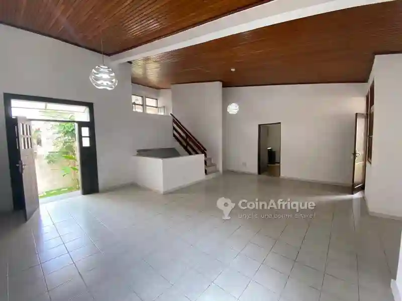 Vente Villas 06 Pièces - Cocody - Vue 4
