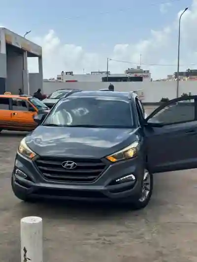 Hyundai Tucson 2016 Venant à Rufisque - Vue 1