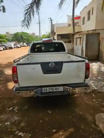 Nissan Navara 2015 à Dakar - Vue 3