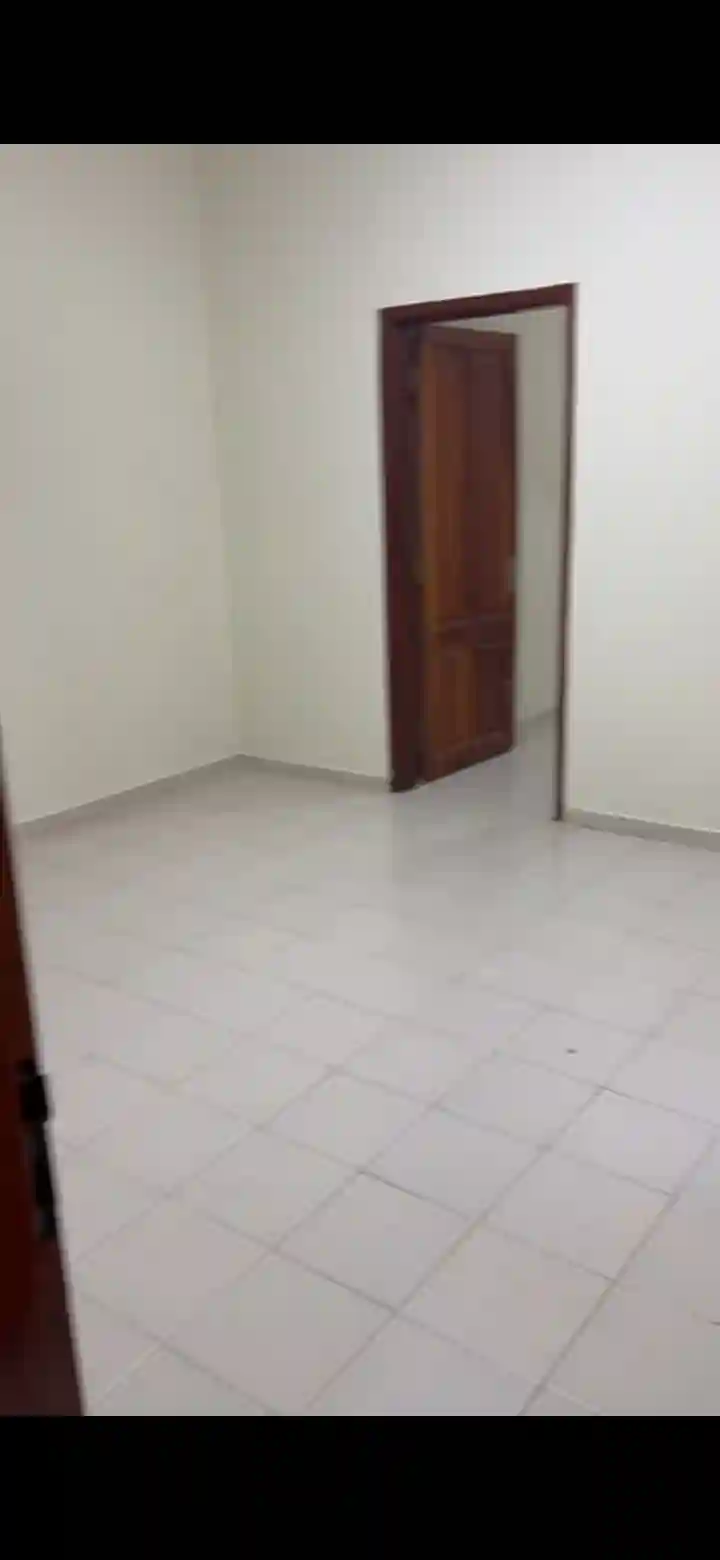 Studio f2 à Louer à Yoff Derrière Ecobank - Vue 2