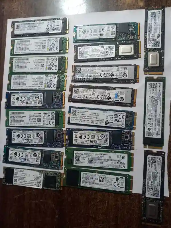 Disque dur SSD - Vue 1