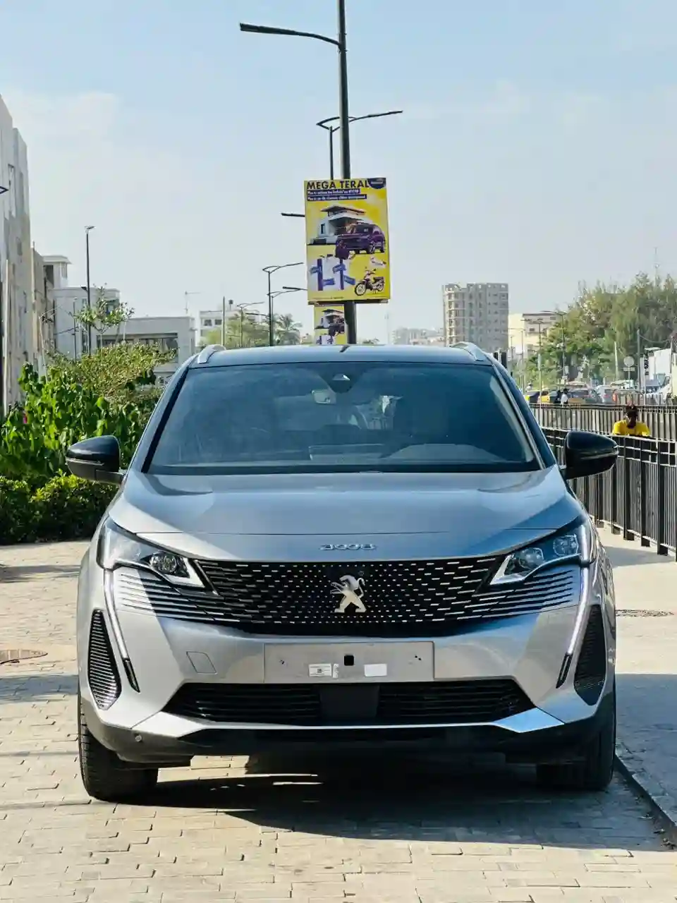 Peugeot 3008 Hybrid 2022 - Vue 2