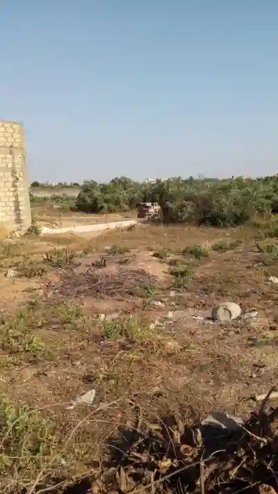 Terrain de 500 Mètres Carrés à Vendre à Gandig à Mbour - Vue 2