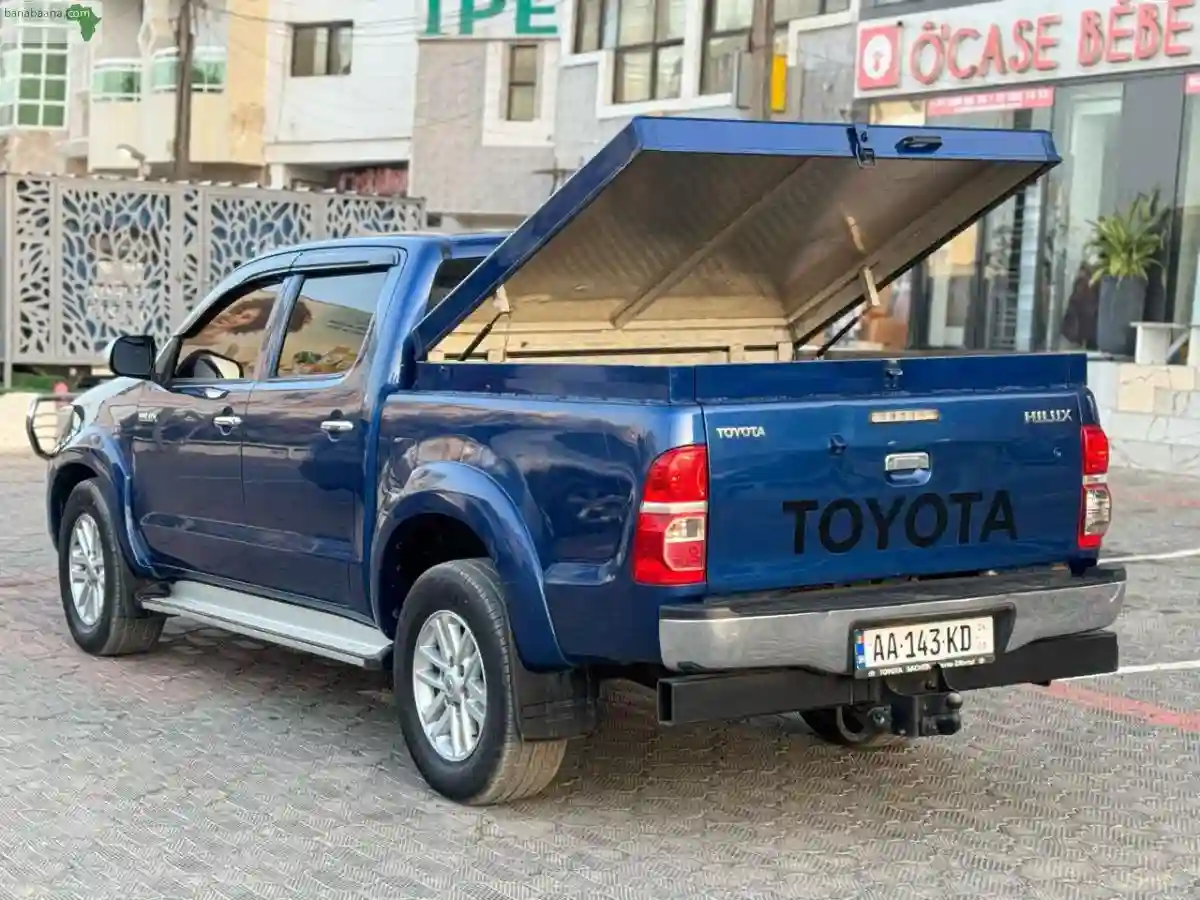 Toyota Hilux Année 2015 - Vue 2