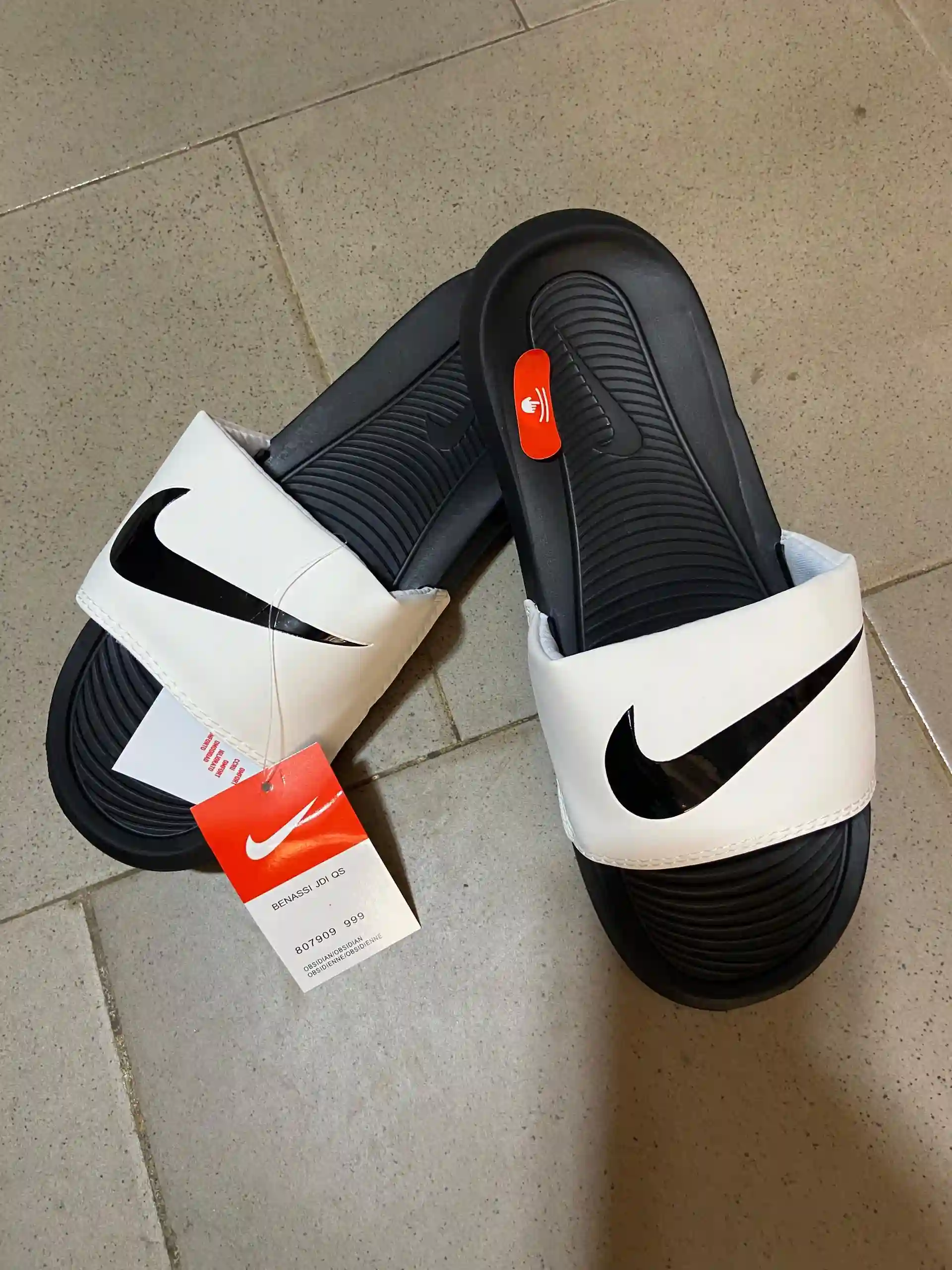 Sandales Nike - Vue 2