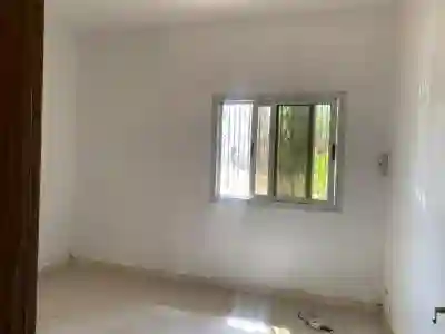 Grand Magasin en Location à la Zac de Mbao à Pikine - Vue 1
