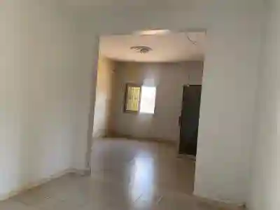 Grand Magasin en Location à la Zac de Mbao à Pikine - Vue 2