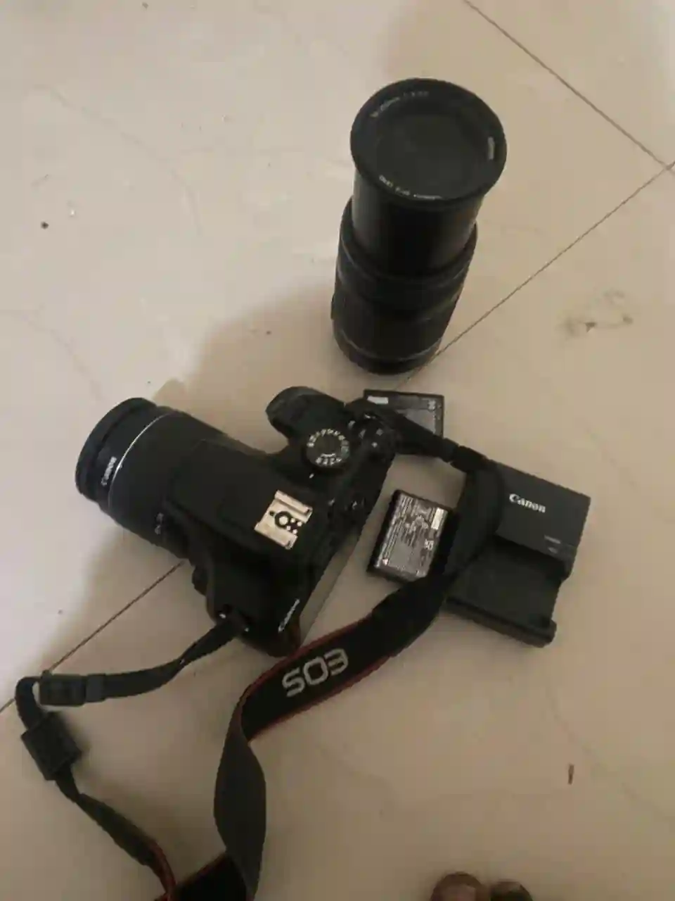 Canon 2000d Avec 18-55mm et 55-250mm - Vue 1