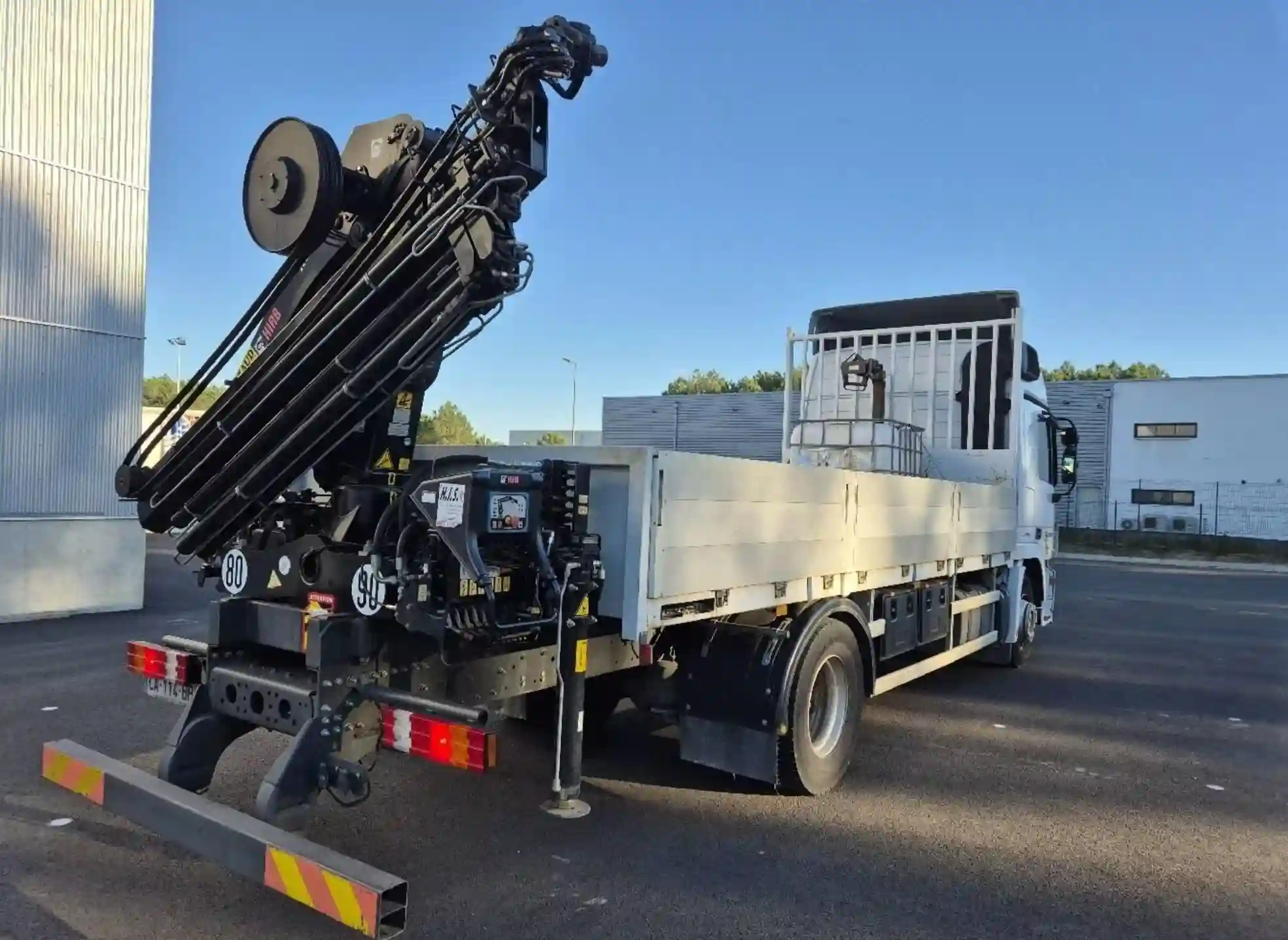 Mercedes Actros 1218 Grue Hiab - Vue 2