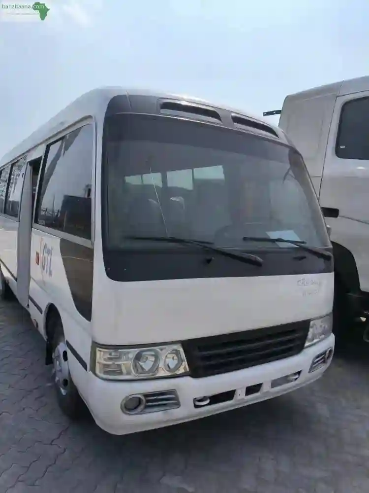 Location DE BUS Toyota Coaster - Vue 2