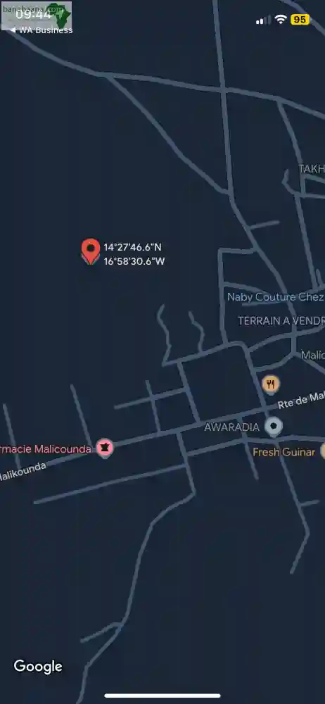 Terrains de 300 Mètres Carrés à Vendre à - Vue 2