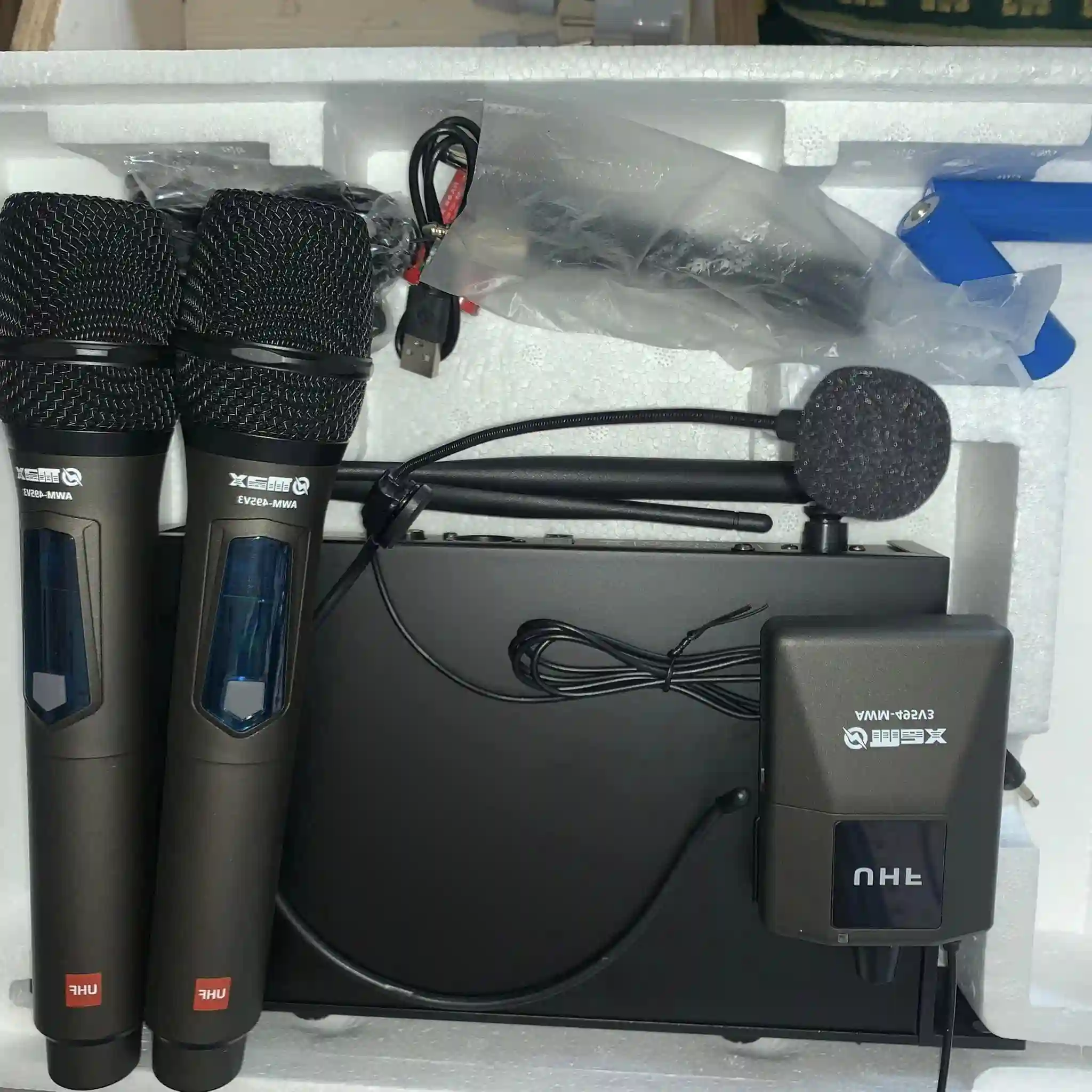DES Microphones DE Qualite A Vendre - Vue 1