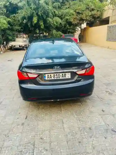 Hyundai Sonata 2012 à Dakar - Vue 1