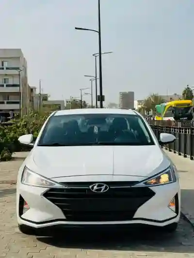 Hyundai Elantra 2020 Venant à Dakar - Vue 1