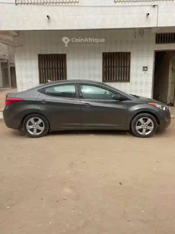 Location Hyundai Elantra - Vue 2