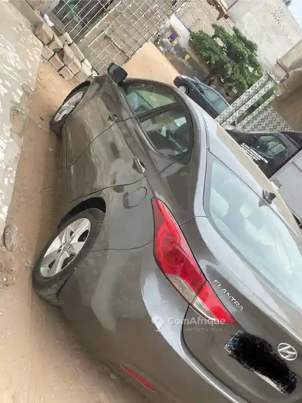 Location Hyundai Elantra - Vue 4