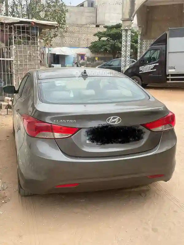 Location Hyundai Elantra - Vue 5