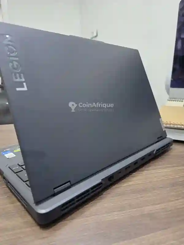 PC Gamer Lenovo Legion Pro 5 16irx8 - Vue 4