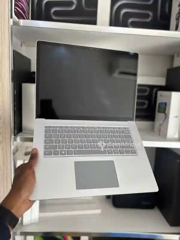 Surface Laptop 5 15 Pouces - i7 12th | 8gb ram | 256 - Vue 2