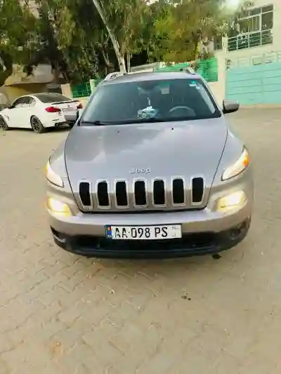 Jeep Cherokee Sport 2016 à Dakar - Vue 2