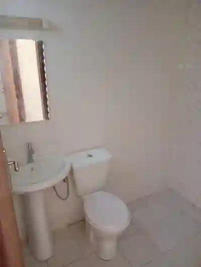 Villa Neuve à Louer à Bambilor à Rufisque - Vue 3