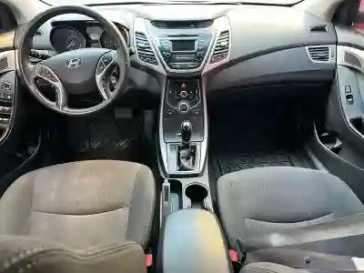 Hyundai Elantra 2016 à Dakar - Vue 3