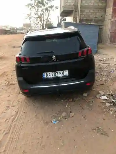 Peugeot 5008 2018 à Dakar - Vue 3