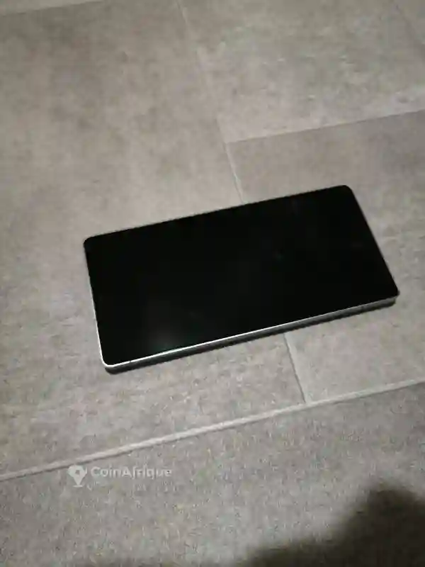 Samsung S25 Ultra - Vue 3