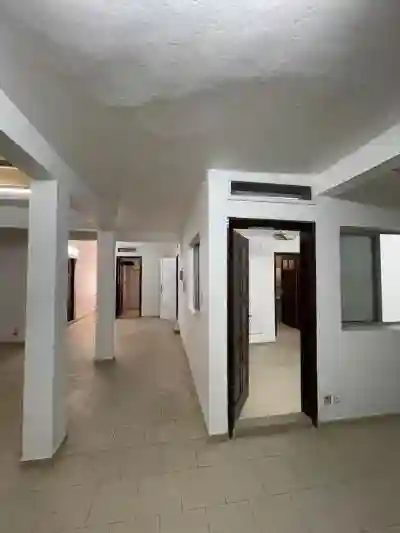 Appartement à Usage Professionnel à 5min BRT à Dakar - Vue 1