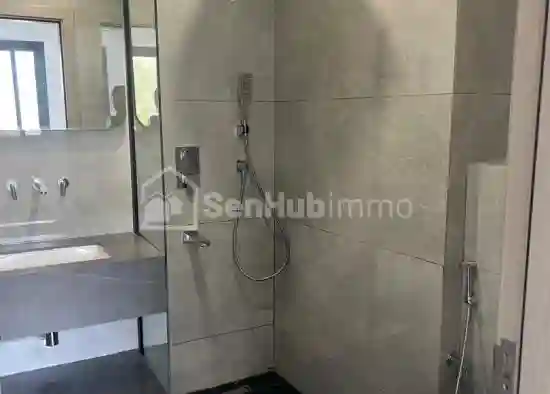 Appartement F4 à Louer à Fann-mermoz - Vue 3