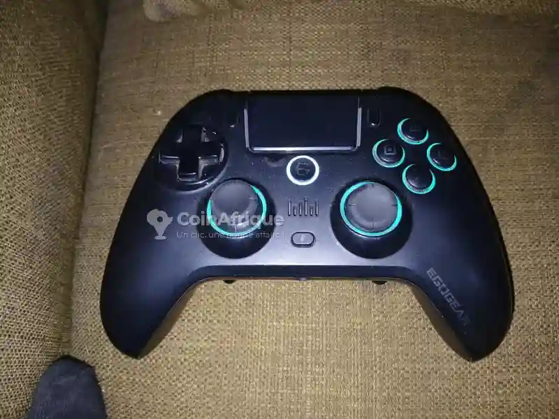 Mannette Playstation 4 - Vue 2