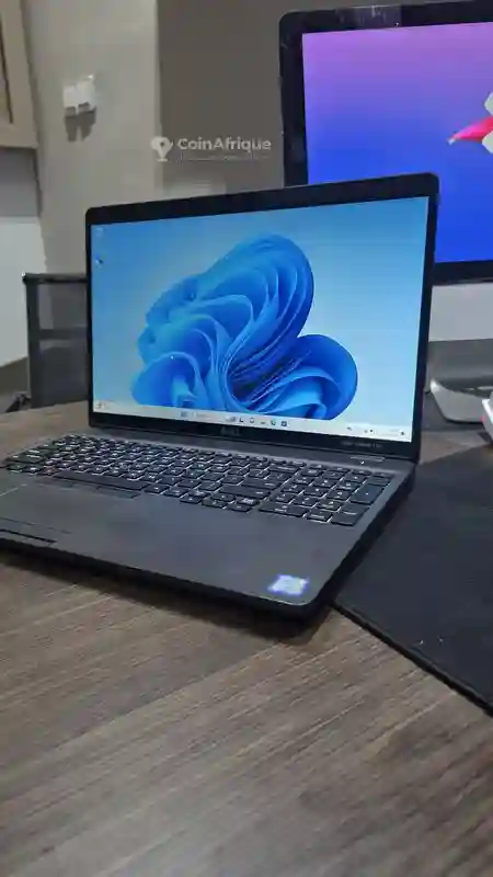 PC Dell Precision 3541 Core i9 de 9th Génération - Vue 1