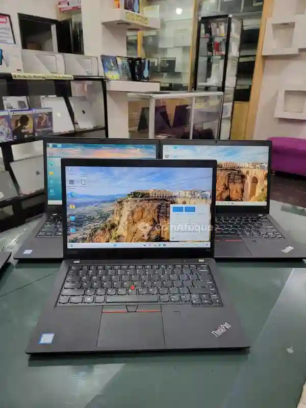 PC Lenovo Thinkpad T490 Core i7 - Vue 4