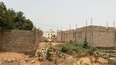 Terrain 300 Mètres Carrés à Vendre à Yenne Sé à Thies - Vue 1