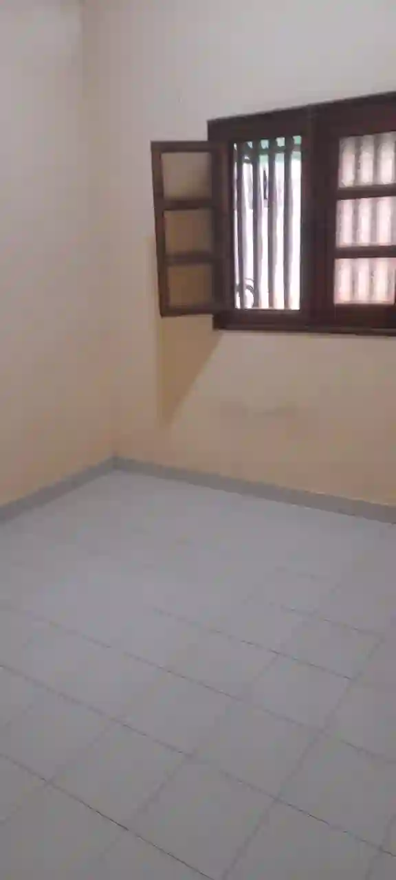 Chambre à louer aux parcelles assainies