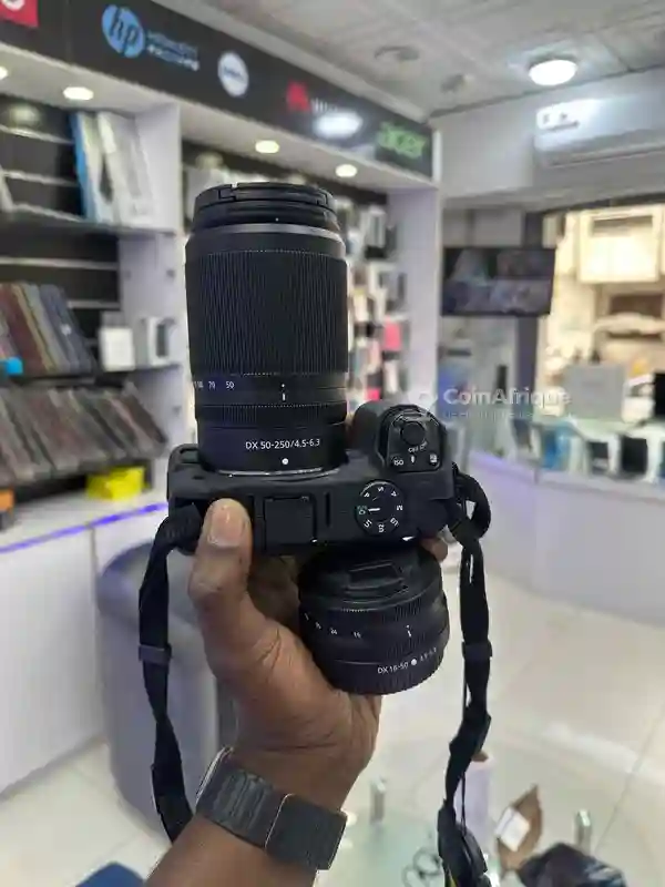 Nikon Z30 4k UHD 2 Objectifs 16-50mm et 50-250mm - Vue 2