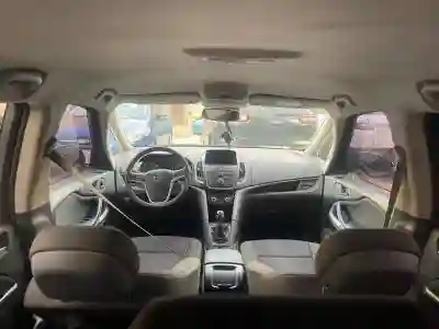 Opel Zafira 2016 à Dakar - Vue 1