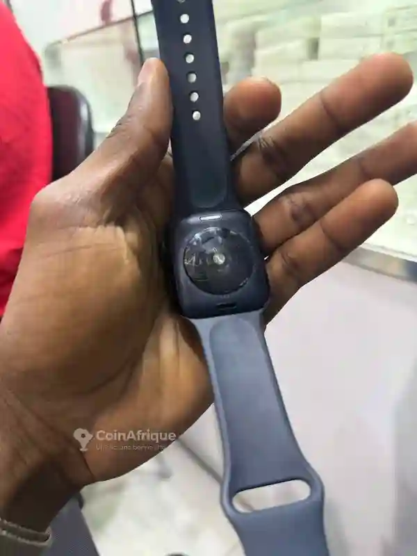 Apple Watch se 2023 44 mm - Vue 2