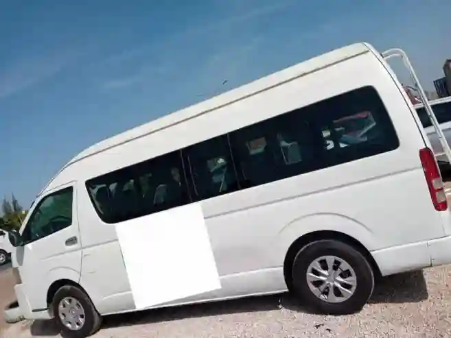 Location DE Mini BUS Toyota Hiace - Vue 1
