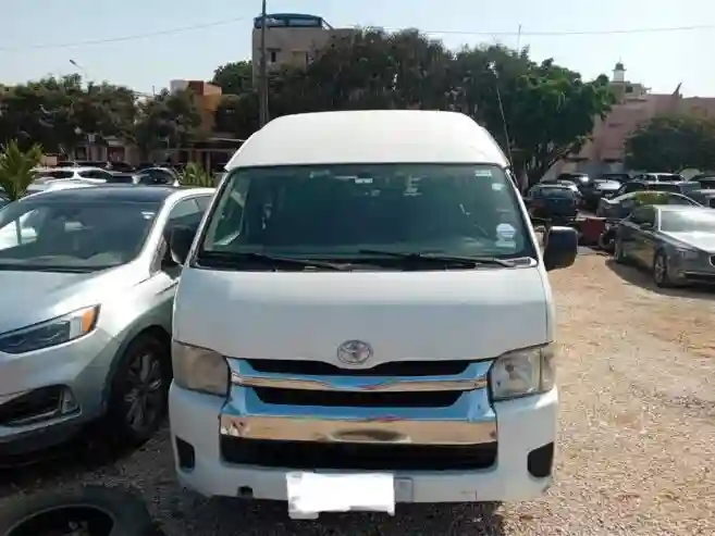 Location DE Mini BUS Toyota Hiace - Vue 2