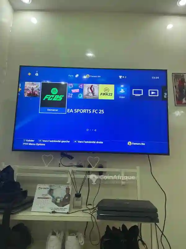 Playstation 4 Pro - Vue 1