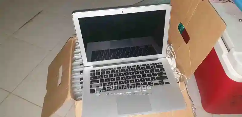 PC Macbook Air Core i5 - Vue 1
