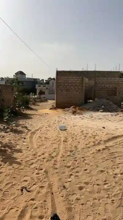 Terrain 300 Mètres Carrés à Vendre à Saly Sén à Mbour - Vue 2